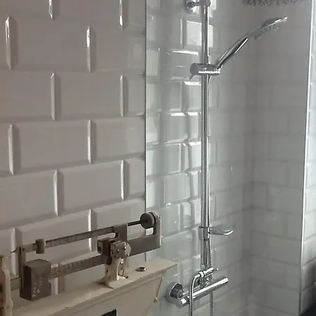Apartment B21a *